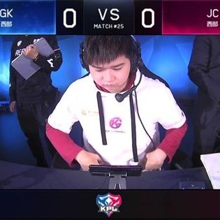 (裴擒虎x李信lofter)盛夏热恋:裴擒虎与李信甜蜜接吻瞬间掀起激情漩涡 (裴擒虎x李信lofter)盛夏热恋:裴擒虎与李信甜蜜接吻瞬间掀起激情漩涡